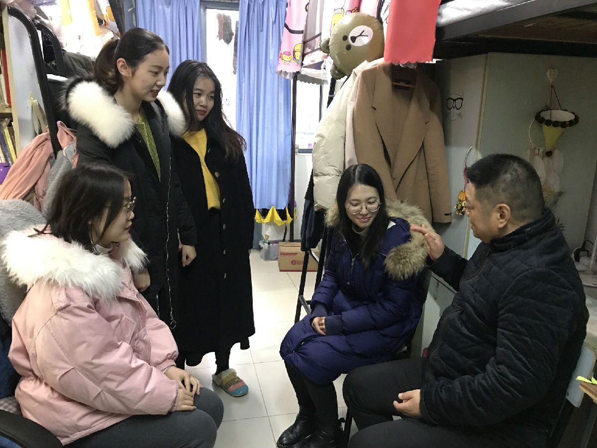 2026世界杯开展2016级考研学子慰问活动.jpg